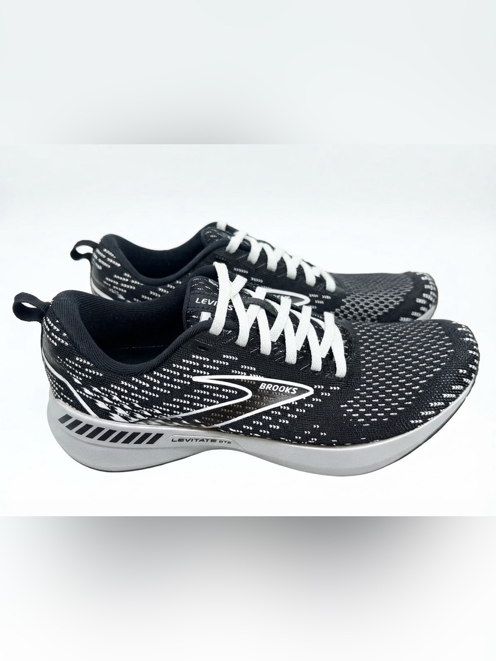 Brooks Levitate GTS 6 Black White Running Shoes Womens Size 9 Medium⁠